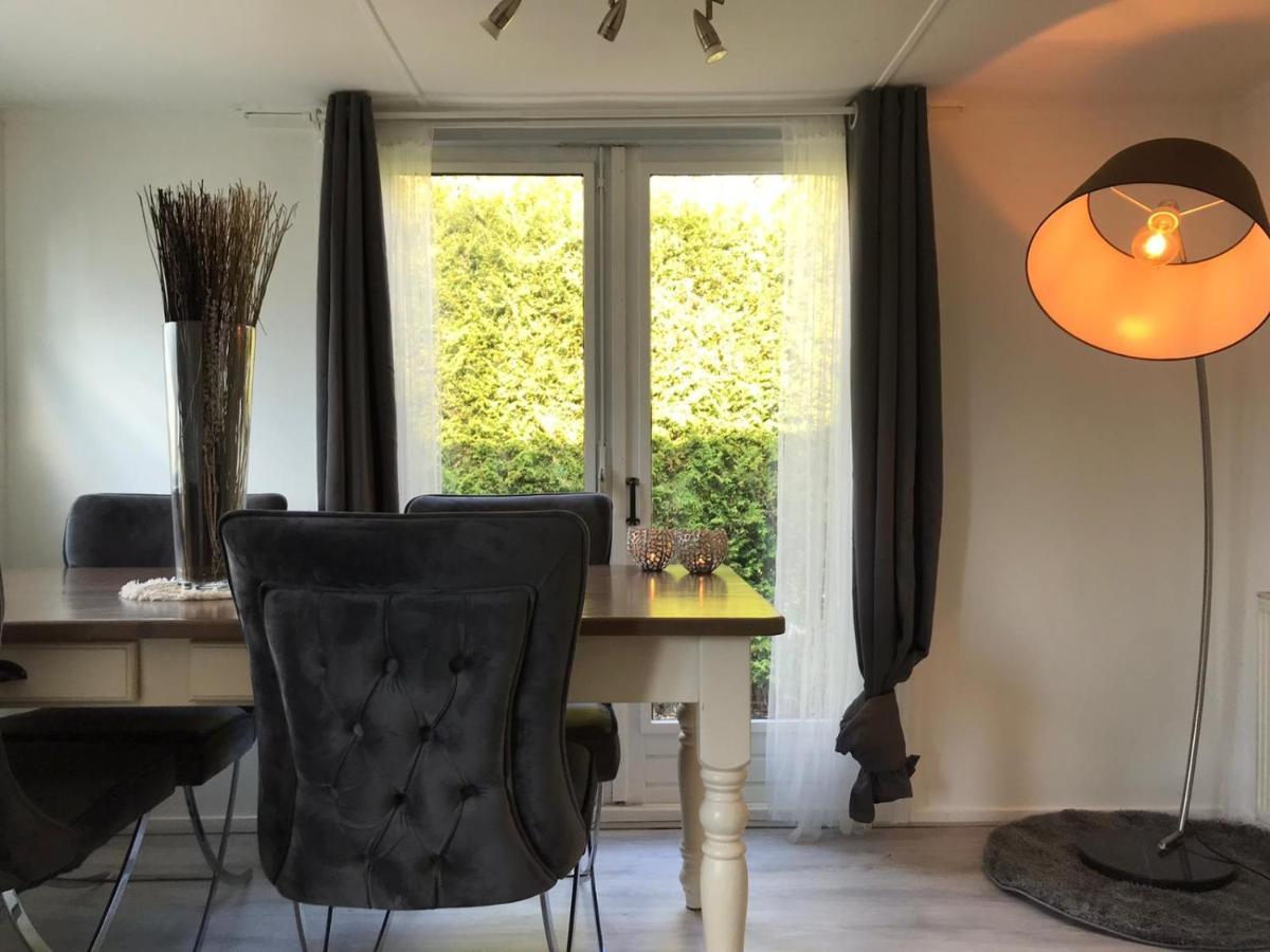 Omheind Chalet Met Prive Hottub. Op De Veluwe Villa Voorthuizen Exterior photo